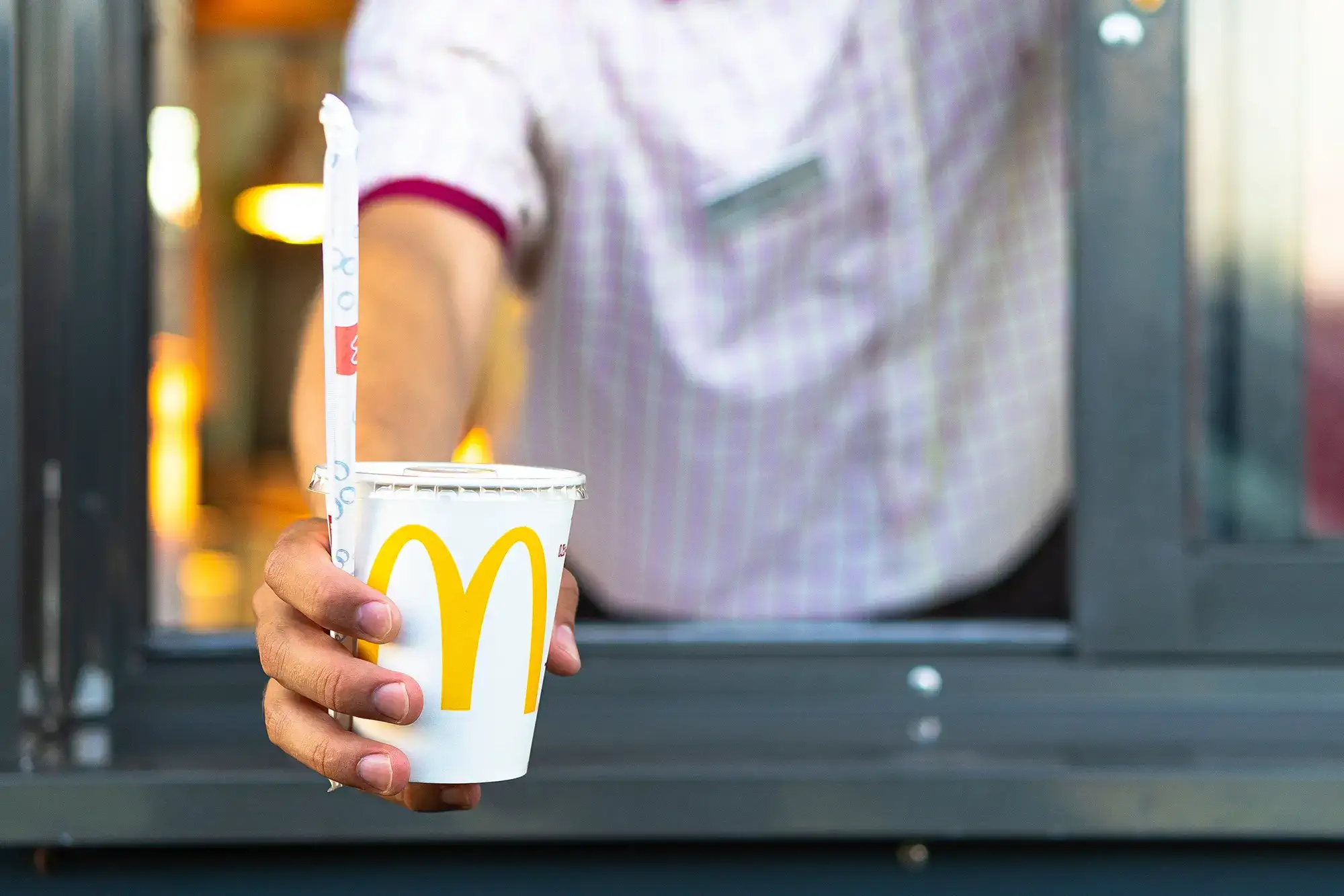 cant drink from straw: is drinking through a straw better or worse