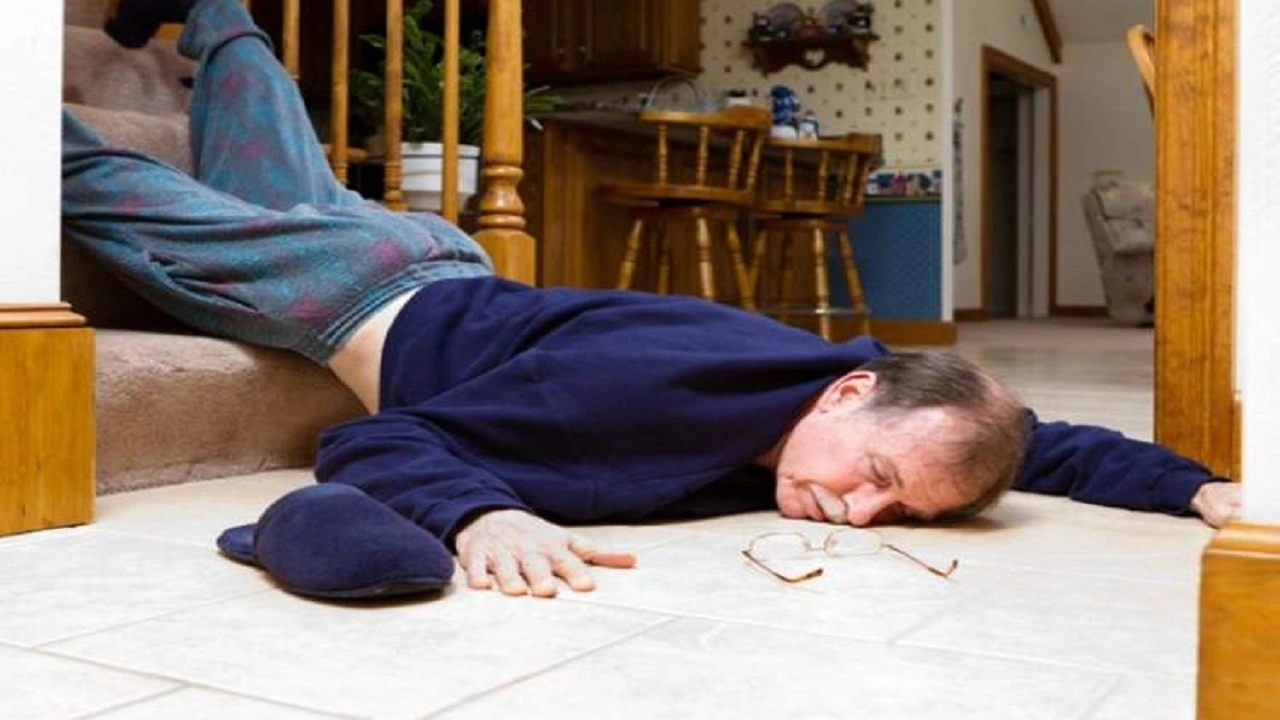 safety tips for seniors living alone