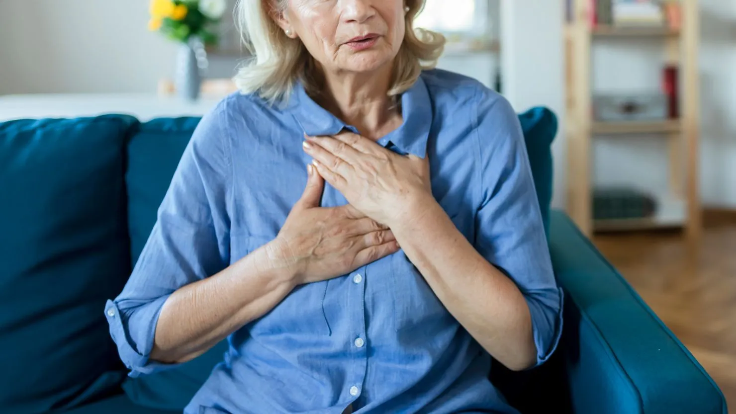 what are the signs that a senior is stressed