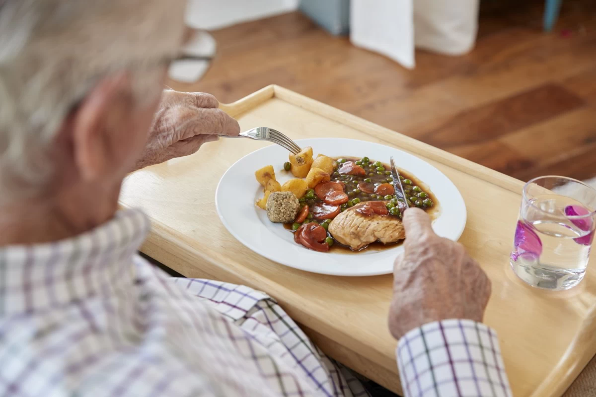 why do older people have digestive issues
