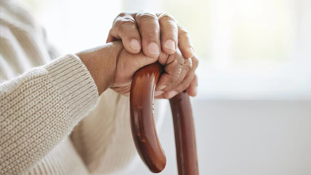 distraction in the elderly