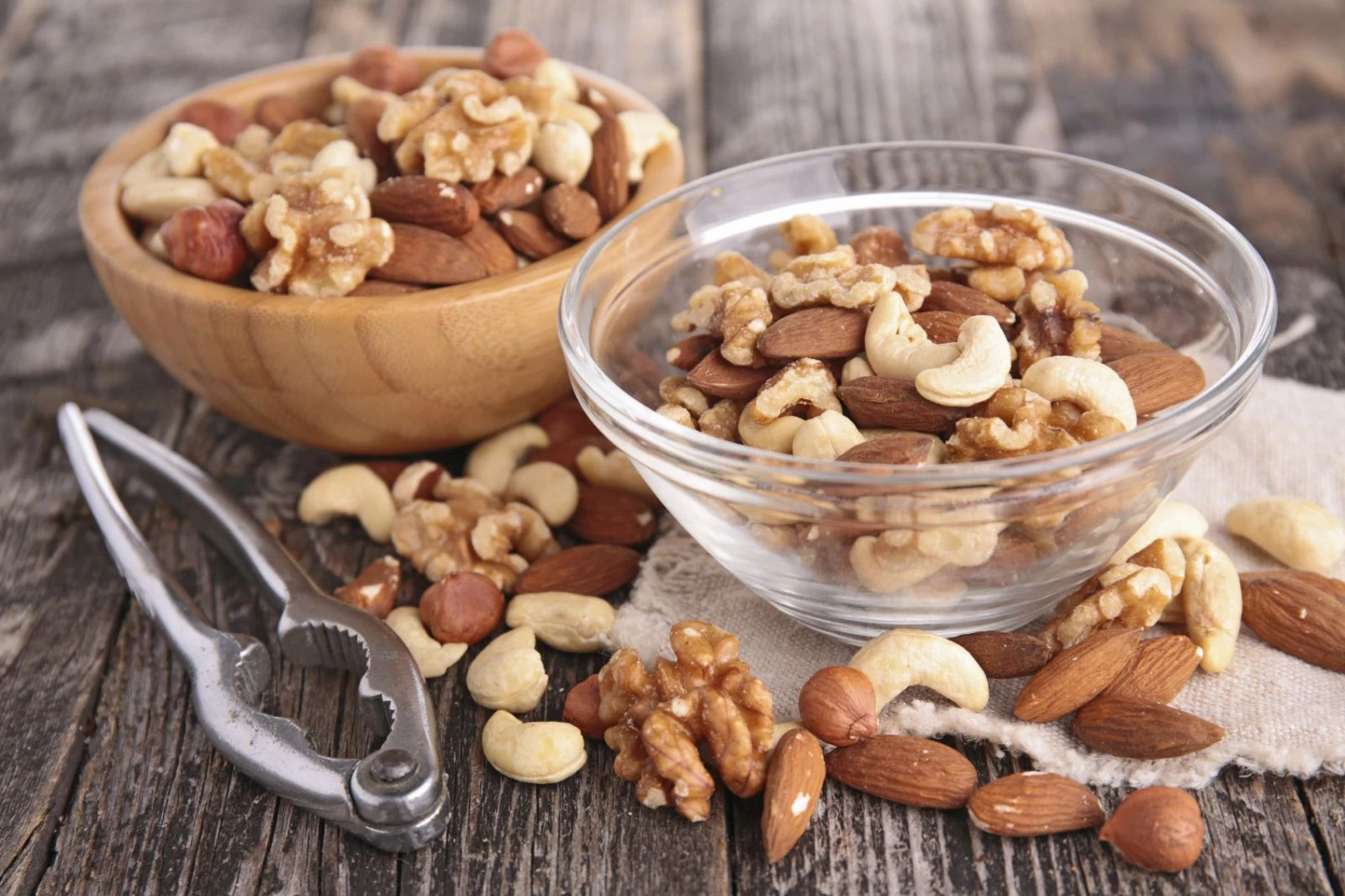 health benefits of eating nuts for the elderly