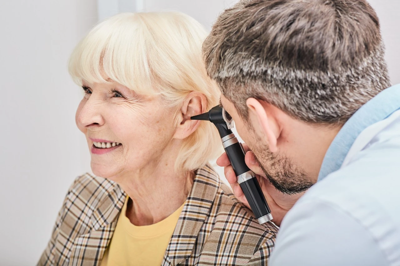 how is tinnitus in elderly treated