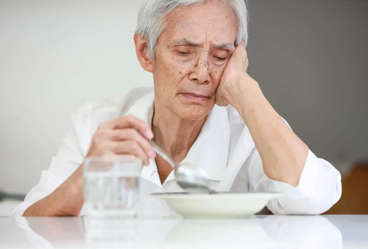 risk factors for malnutrition in older adults