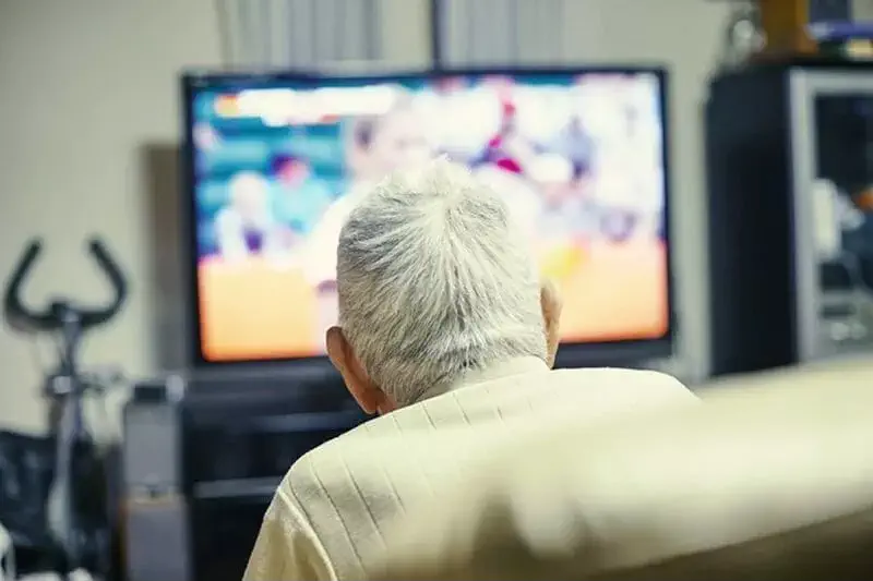 complications of watching too much TV in elderly