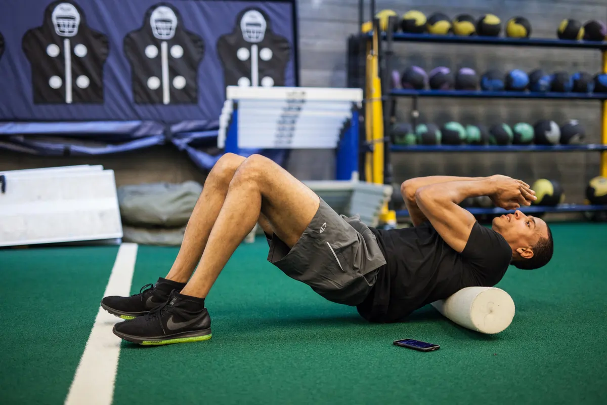 foam roller exercise to treat shoulder drop