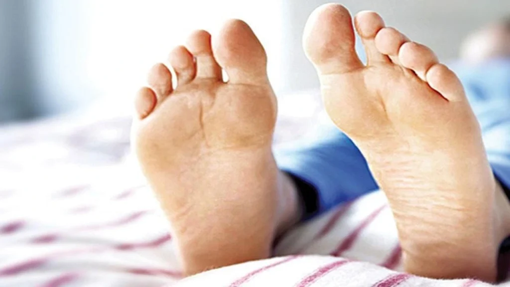 how to improve circulation in legs while sleeping