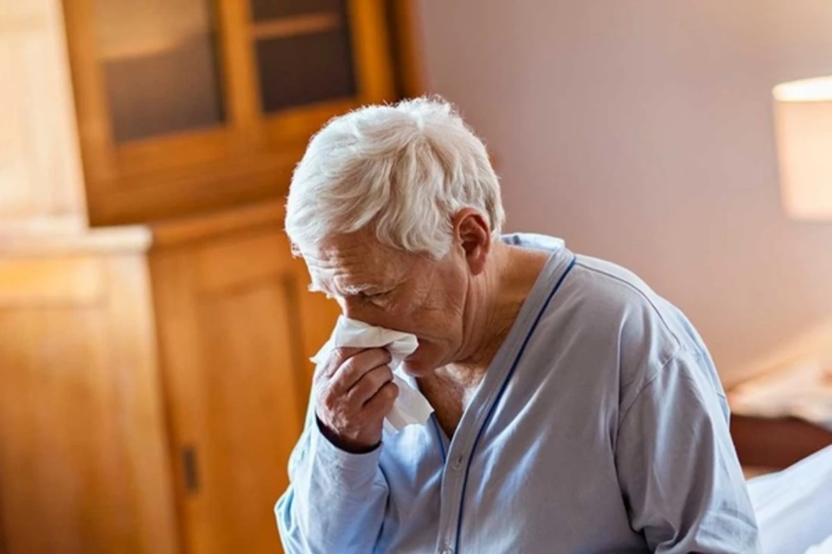 symptoms of pneumonia in adults over 65