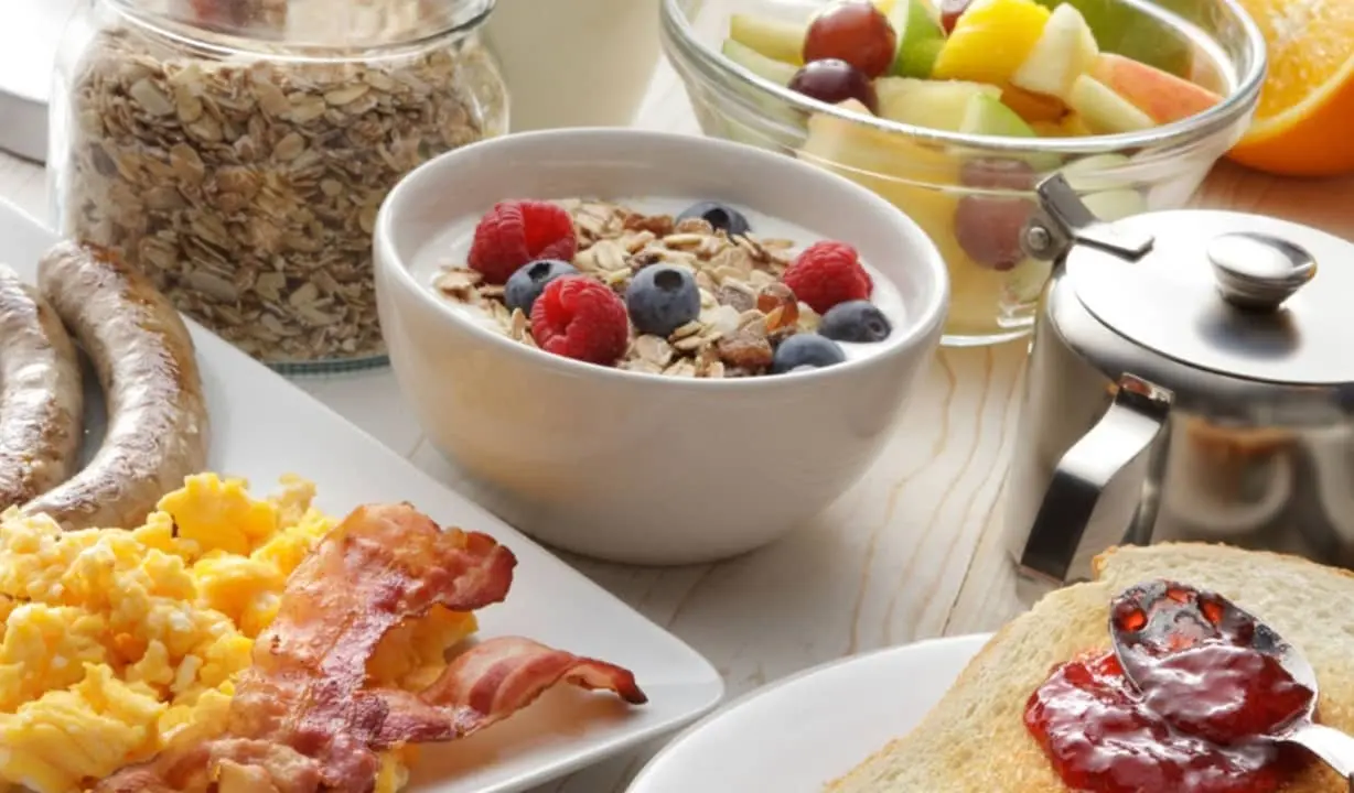 what foods should I avoid in low-sodium diet plan for elderly with high blood pressure