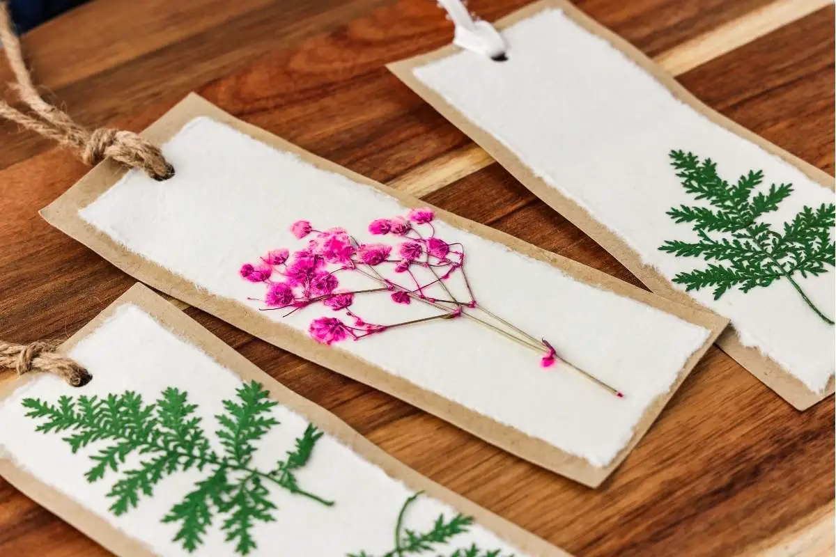 easy and fun crafts for seniors with arthritis: bookmark 